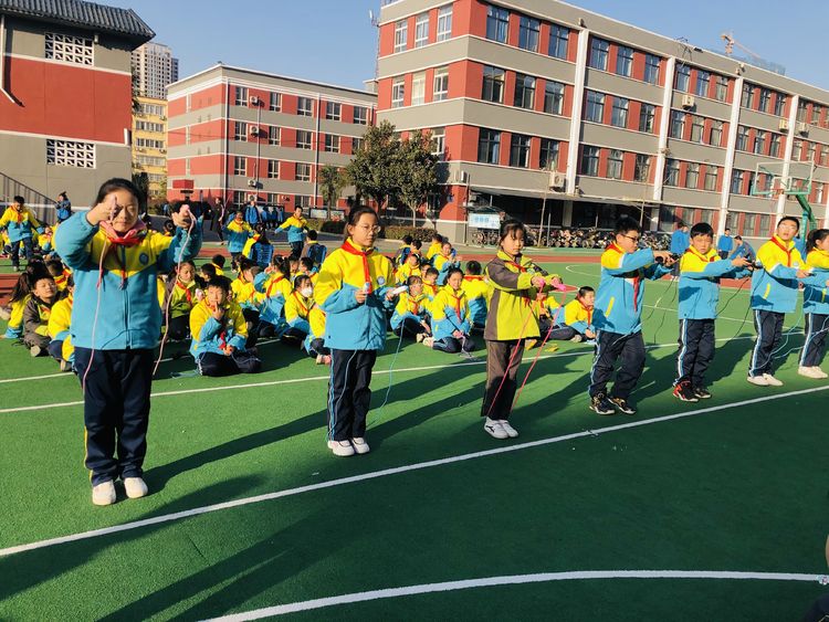 “雙減”動(dòng)態(tài)|咸陽高新一中小學(xué)部五年級(jí)跳繩大賽剪影