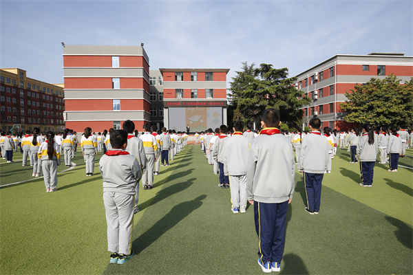 咸陽(yáng)市高新一中舉行“護(hù)苗2022綠書(shū)簽”行動(dòng)啟動(dòng)儀式